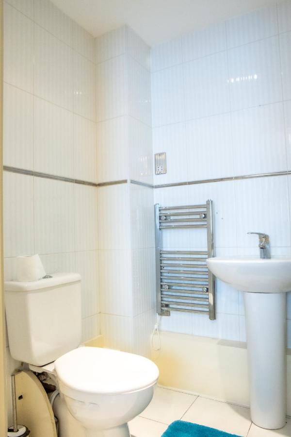 Newly Furnished Appartment Near Train Station Wolverhampton Esterno foto