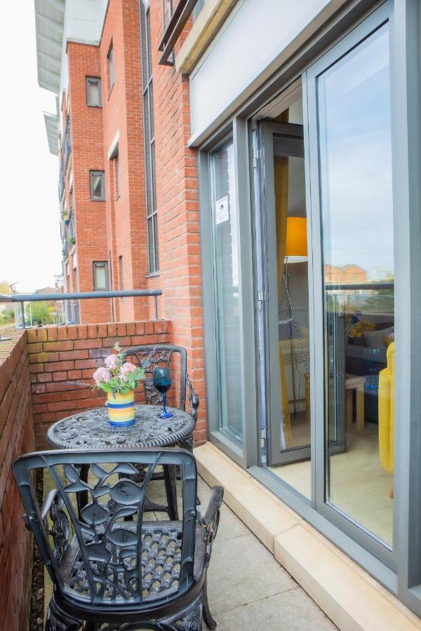 Newly Furnished Appartment Near Train Station Wolverhampton Esterno foto