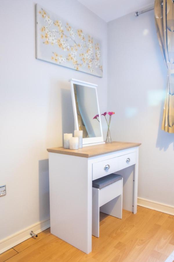 Newly Furnished Appartment Near Train Station Wolverhampton Esterno foto