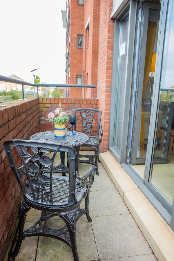 Newly Furnished Appartment Near Train Station Wolverhampton Esterno foto